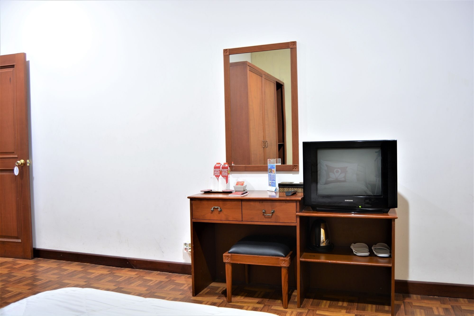 Zen Rooms Basic Cipanas Km.78 Exterior photo